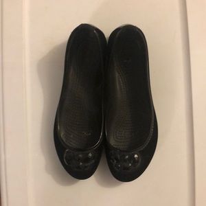 Crocs black flats